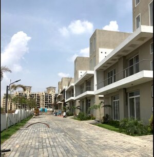  Villa For Sale in Undri