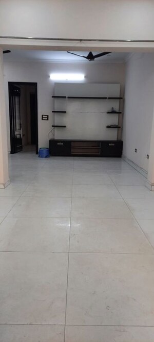 Room in 2 BHK Builder Floor at RWA Residential Society Sector 46, Sector 46 – for Rent