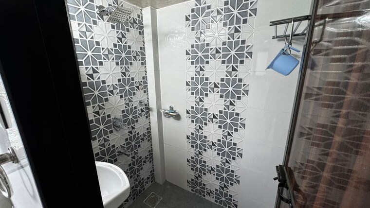 Bathroom, koteshwar-nagar-chs 1 Bedroom 400 Sq.Ft. Apartment In Andheri East Mumbai 10699512