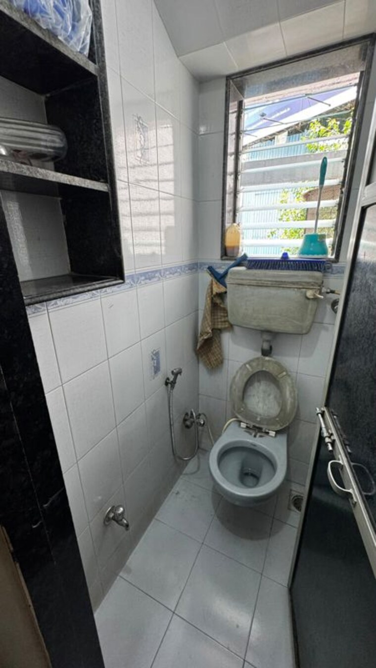 Bathroom, koteshwar-nagar-chs 1 Bedroom 400 Sq.Ft. Apartment In Andheri East Mumbai 10699512