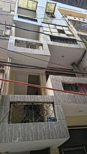  Builder Floor For Sale in Indira Park