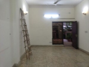 Room in 3 BHK Independent House at South Extension I – for Rent
