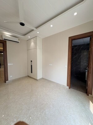 Room in 3 BHK Builder Floor at Orris Atulyam, Sector 83 – for Rent