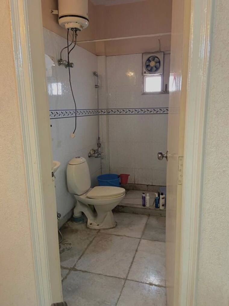 Bathroom, greater kailash i 1 RK 160 Sq.Yd. Builder Floor In Greater Kailash I Delhi 10699542