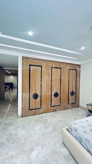 Room in 6 BHK Villa at Greater Kailash ii – for Sale