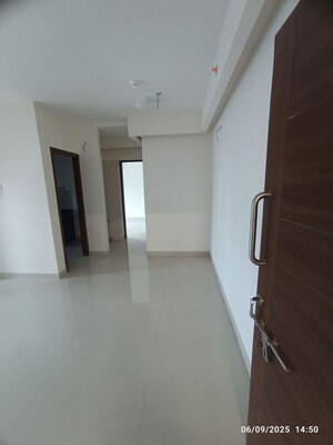 2 BHK Apartment For Rent in Lodha Vista, Lower Parel