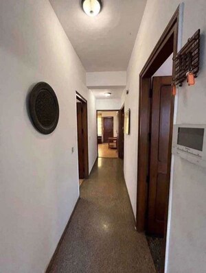 2 BHK Builder Floor – Entrance View at Greater Kailash ii - for Rent