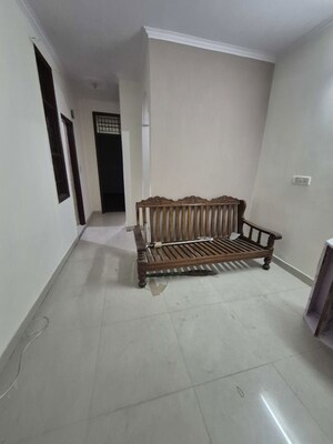Hall in 2.5 BHK Builder Floor at Mayur Vihar – for Rent