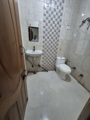 Bathroom in 2.5 BHK Builder Floor at Mayur Vihar – for Rent