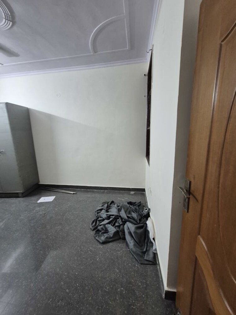 Attached Bathroom, mayur vihar 2.5 Bedroom 650 Sq.Ft. Builder Floor In Mayur Vihar Delhi 10699575