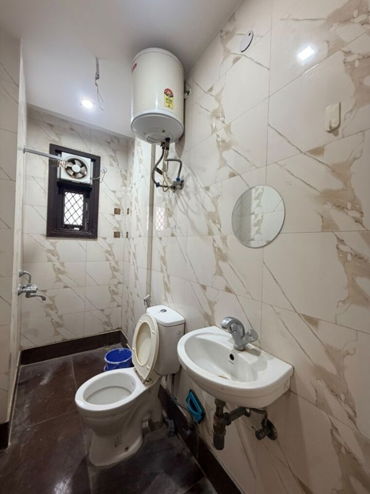 Bathroom, malviya nagar 2 Bedroom 900 Sq.Ft. Builder Floor In Malviya Nagar Delhi 10699584