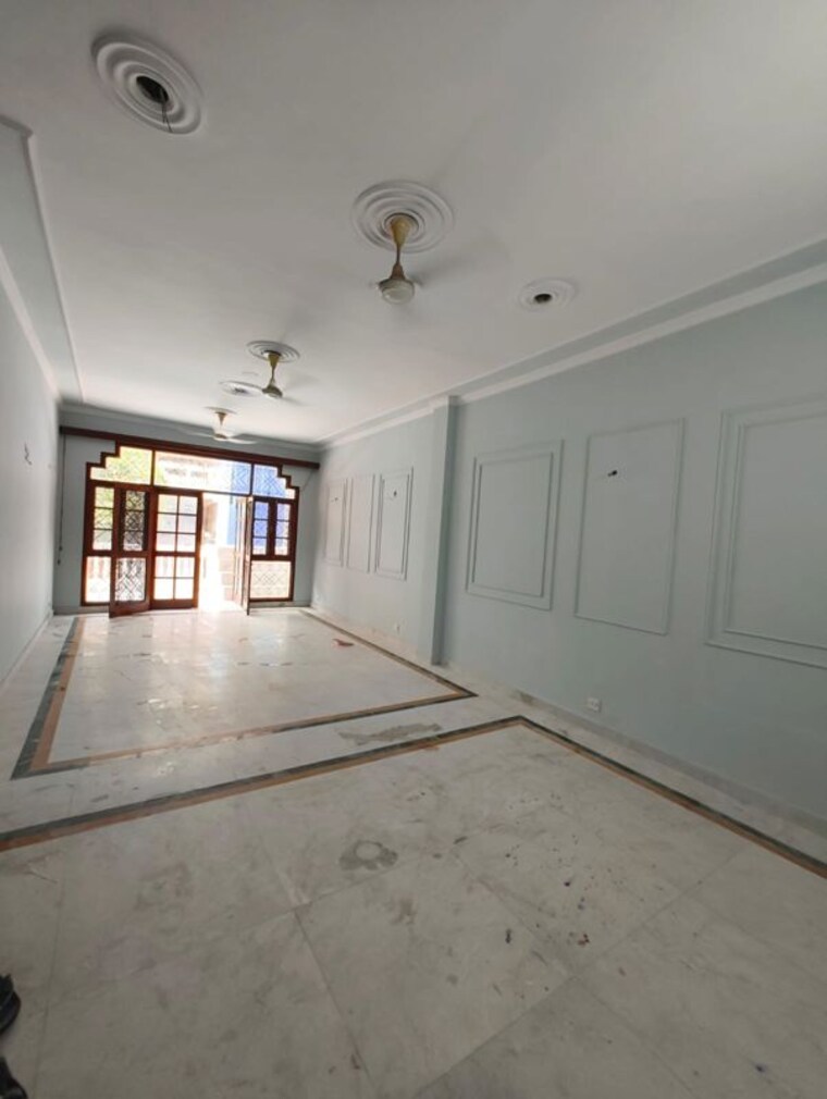Room, kalkaji 3 Bedroom 200 Sq.Yd. Builder Floor In Kalkaji Delhi 10699647