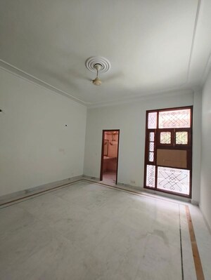 Room in 3 BHK Builder Floor at Kalkaji – for Rent