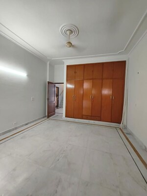 Room in 3 BHK Builder Floor at Kalkaji – for Rent