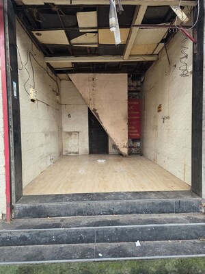  Shop For Rent in Andheri East