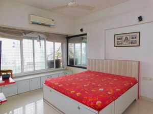 Bedroom in 2.5 BHK Apartment at Chandak Boulevard 15, Malad East – for Rent