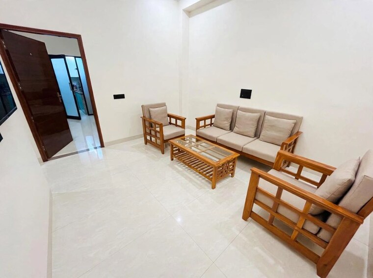 Living Room, sector 42 2 Bedroom 110 Sq.Yd. Builder Floor In Sector 42 Gurgaon 10699664