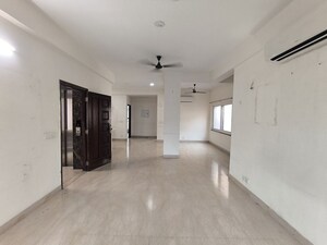 Room in 3 BHK Builder Floor at BPTP Amstoria Country Floor, Sector 102 – for Rent