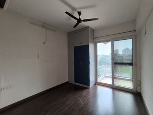 Room in 3 BHK Builder Floor at BPTP Amstoria Country Floor, Sector 102 – for Rent