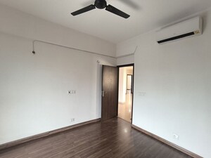 Room in 3 BHK Builder Floor at BPTP Amstoria Country Floor, Sector 102 – for Rent