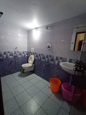 Team Area in  Pg at Vibhuti Khand – for Rent