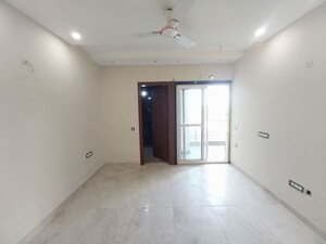 Room in 4 BHK Builder Floor at Vatika India Next Floors, Sector 82 – for Rent