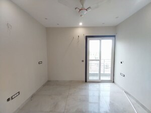 Room in 4 BHK Builder Floor at Vatika India Next Floors, Sector 82 – for Rent
