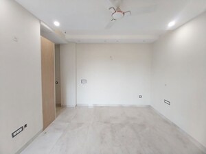 Room in 4 BHK Builder Floor at Vatika India Next Floors, Sector 82 – for Rent