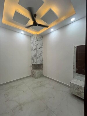 Room in 4 BHK Independent House at Uttam Nagar – for Sale