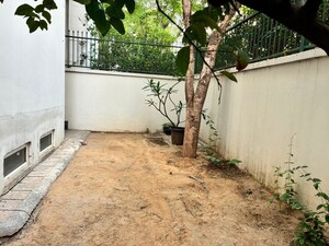 Balcony in 2.5 BHK Builder Floor at Central Park Flower Valley, Sohna Sector 33 – for Rent