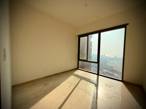 Room in 3 BHK Apartment at Piramal Mahalaxmi, Mahalaxmi – for Rent