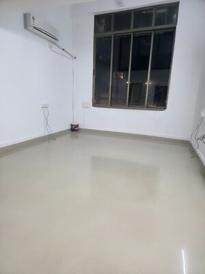 Room in 2 BHK Apartment at Kalpataru Magnus, Bandra East – for Rent