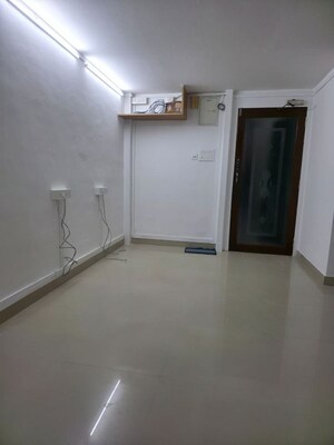 Room in 2 BHK Apartment at Kalpataru Magnus, Bandra East – for Rent