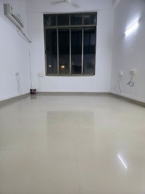 Room in 2 BHK Apartment at Kalpataru Magnus, Bandra East – for Rent