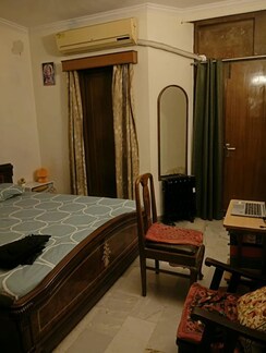 3 BHK Builder Floor For Sale in Chittaranjan Park