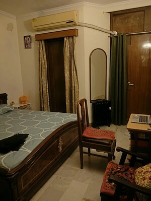 3 BHK Builder Floor For Sale in Chittaranjan Park