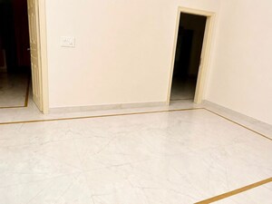 Room in 3 BHK Builder Floor at Sector 22 – for Rent