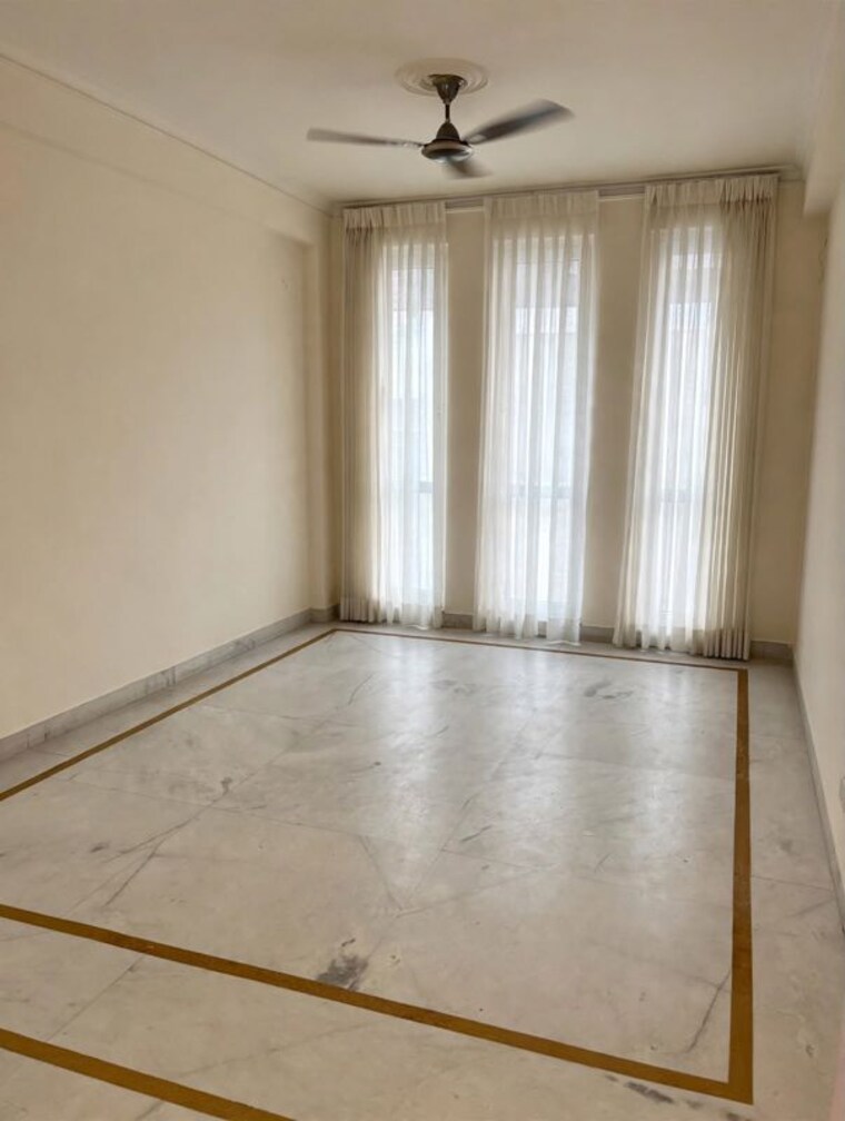 Room, sector 22 3 Bedroom 2000 Sq.Ft. Builder Floor In Sector 22 Gurgaon 10700042