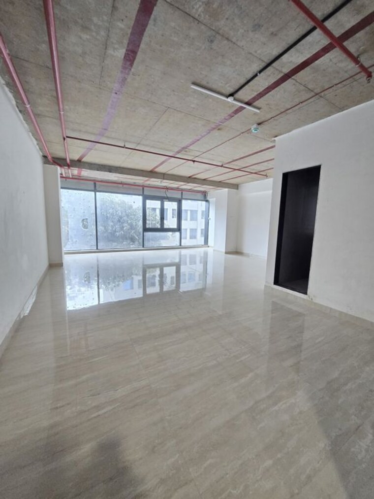 Room, bla-business-park Commercial Office Space 840 Sq.Ft. In Goregaon West Mumbai 10700050