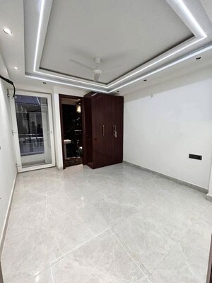 Room in 3 BHK Apartment at Palm Residency Chhatarpur, Chattarpur – for Rent