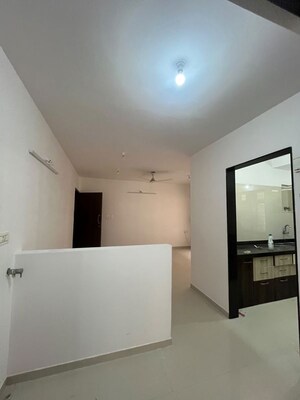 Room in 3 BHK Apartment at Marathon Monte South, Byculla West – for Rent