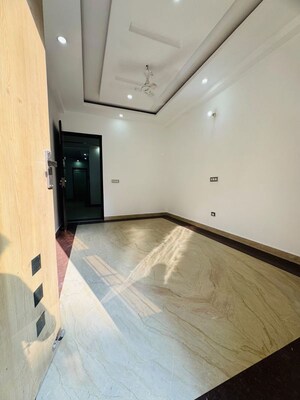 Room in 2 BHK Apartment at Chattarpur – for Rent