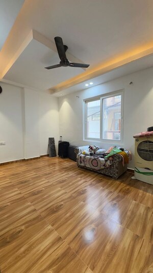 Parking in 3 BHK Apartment at Palm Residency Chhatarpur, Chattarpur – for Rent