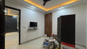 Parking in 3 BHK Apartment at Palm Residency Chhatarpur, Chattarpur – for Rent