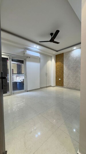 Room in 3 BHK Apartment at Palm Residency Chhatarpur, Chattarpur – for Rent