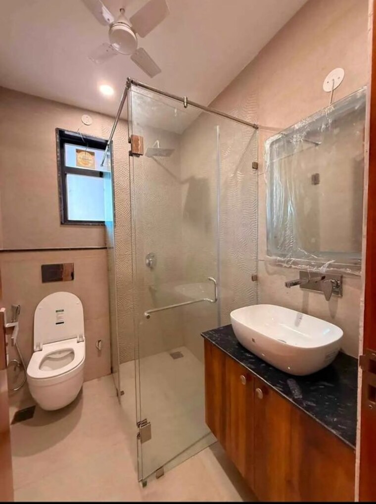 Bathroom, chattarpur 4 Bedroom 250 Sq.Yd. Builder Floor In Chattarpur Delhi 10700089