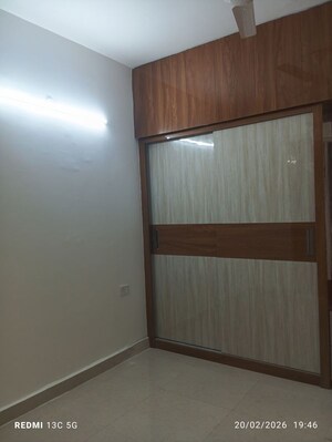 Room in 2 BHK Apartment at Signature Global Prime, Sector 63a – for Rent
