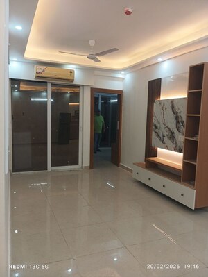 Room in 2 BHK Apartment at Signature Global Prime, Sector 63a – for Rent