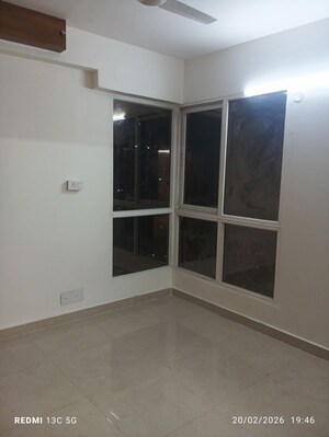 Room in 2 BHK Apartment at Signature Global Prime, Sector 63a – for Rent
