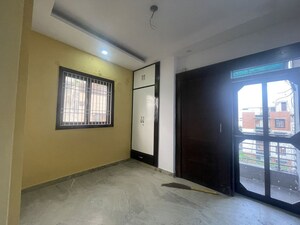 Room in 3 BHK Builder Floor at Rohini Sector 25 – for Sale